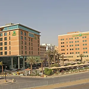 فندق هوليداي إن - العليا